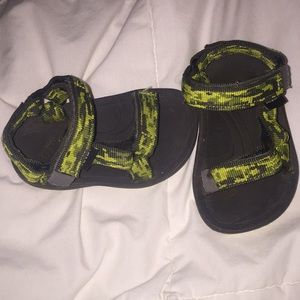 Toddler Tevas